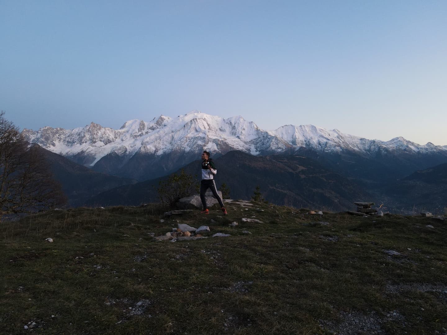 Alexandre Medjaher Chomat face au montagne