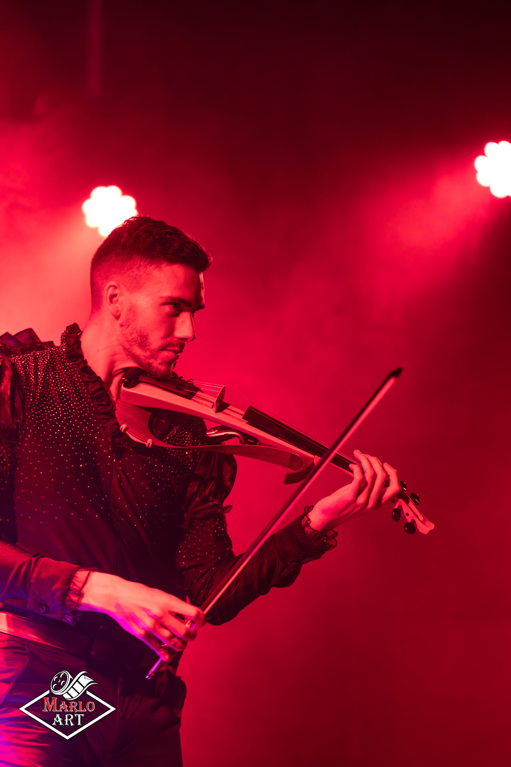 Performance de Alexandre Medjaher Chomat et le violon dansant au MadClub Lausanne